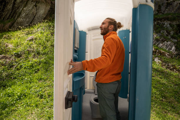 Porta potty delivery and setup in Aspen Hill, MD
